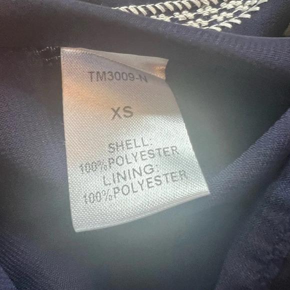 THML Anthropologie navy dress 
Size xs
Good condition 
Pit to pit 17”
Length 32” - Picture 5 of 5